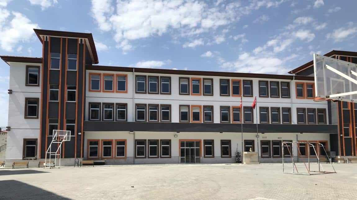 Yusufeli Çok Programlı Anadolu Lisesi Fotoğrafı